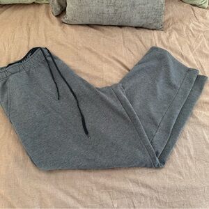 Nike Men's Heather Gray Joggers